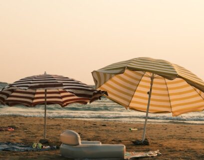 découvrez notre collection de serviettes de plage, alliant confort et style. parfaites pour vos journées au soleil, elles sont douces, absorbantes et disponibles dans une variété de motifs colorés. emportez le style sur le sable avec nos serviettes de qualité supérieure.