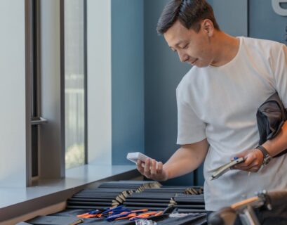 découvrez des vêtements reconditionnés de qualité, à prix réduit. optez pour une mode responsable avec nos habits soigneusement sélectionnés et remis à neuf, pour un look tendance et éco-responsable !