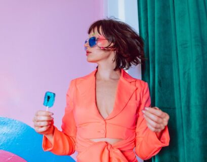 découvrez tiktok, l'application incontournable pour créer, partager et regarder des vidéos courtes et créatives. explorez les tendances, suivez vos créateurs préférés et exprimez-vous en musique sur cette plateforme sociale populaire.