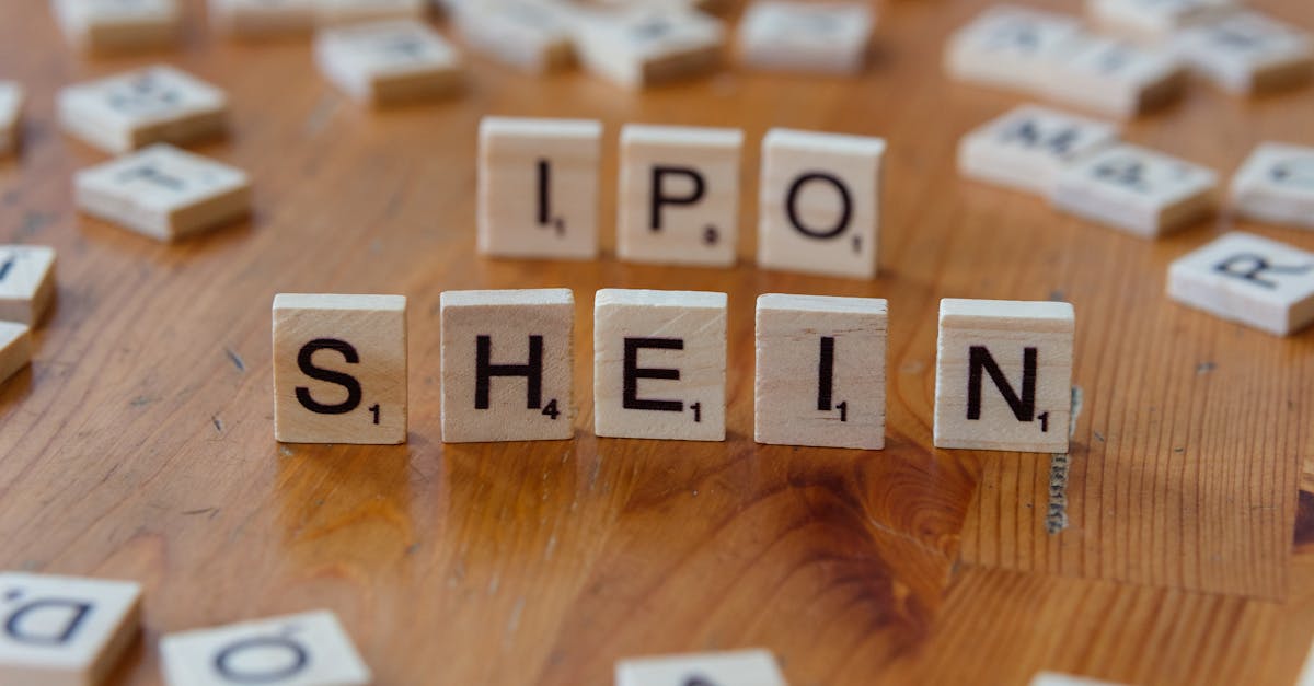 découvrez tout ce qu'il faut savoir sur la fast fashion : son impact sur l'environnement, les enjeux sociaux, et les alternatives durables pour une mode plus responsable.